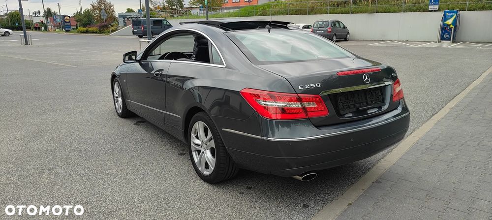 Mercedes-Benz Klasa E 250 CGI BlueEff - 5