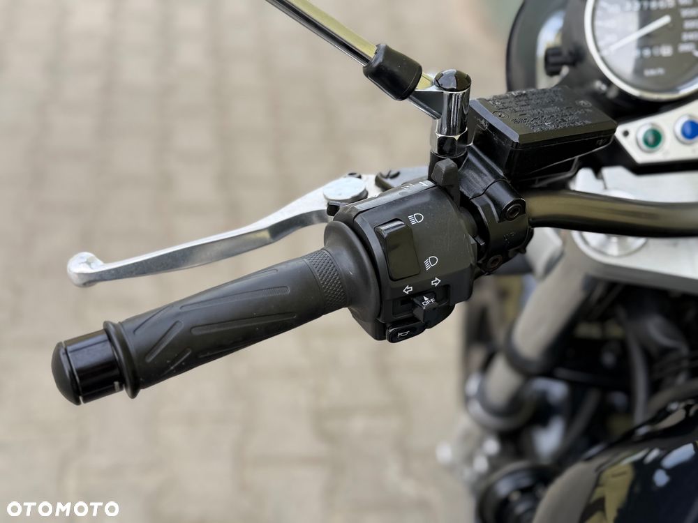 Yamaha XJR - 35