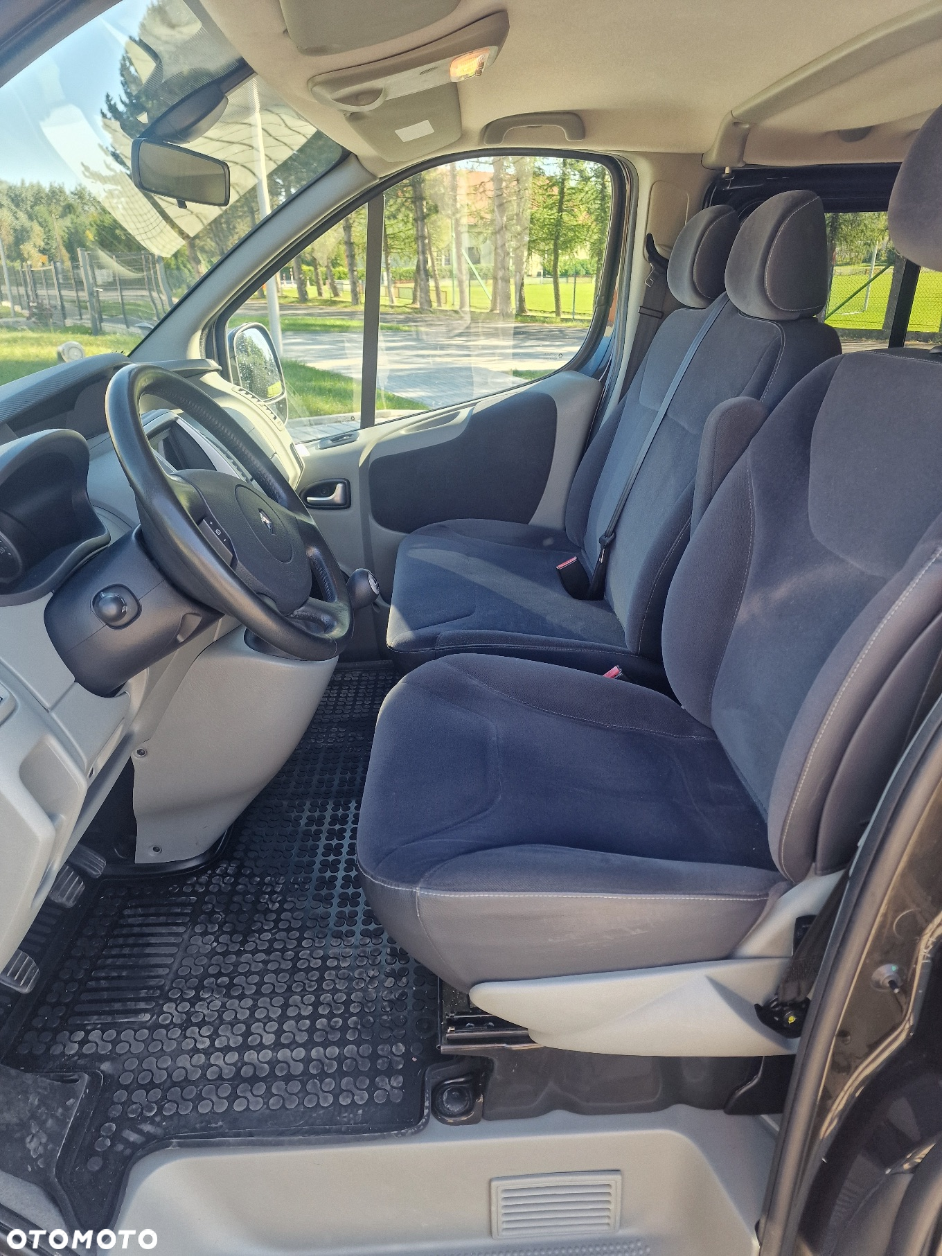 Renault Trafic 2.0 dCi 115 FAP Grand Passenger Black Edition - 12