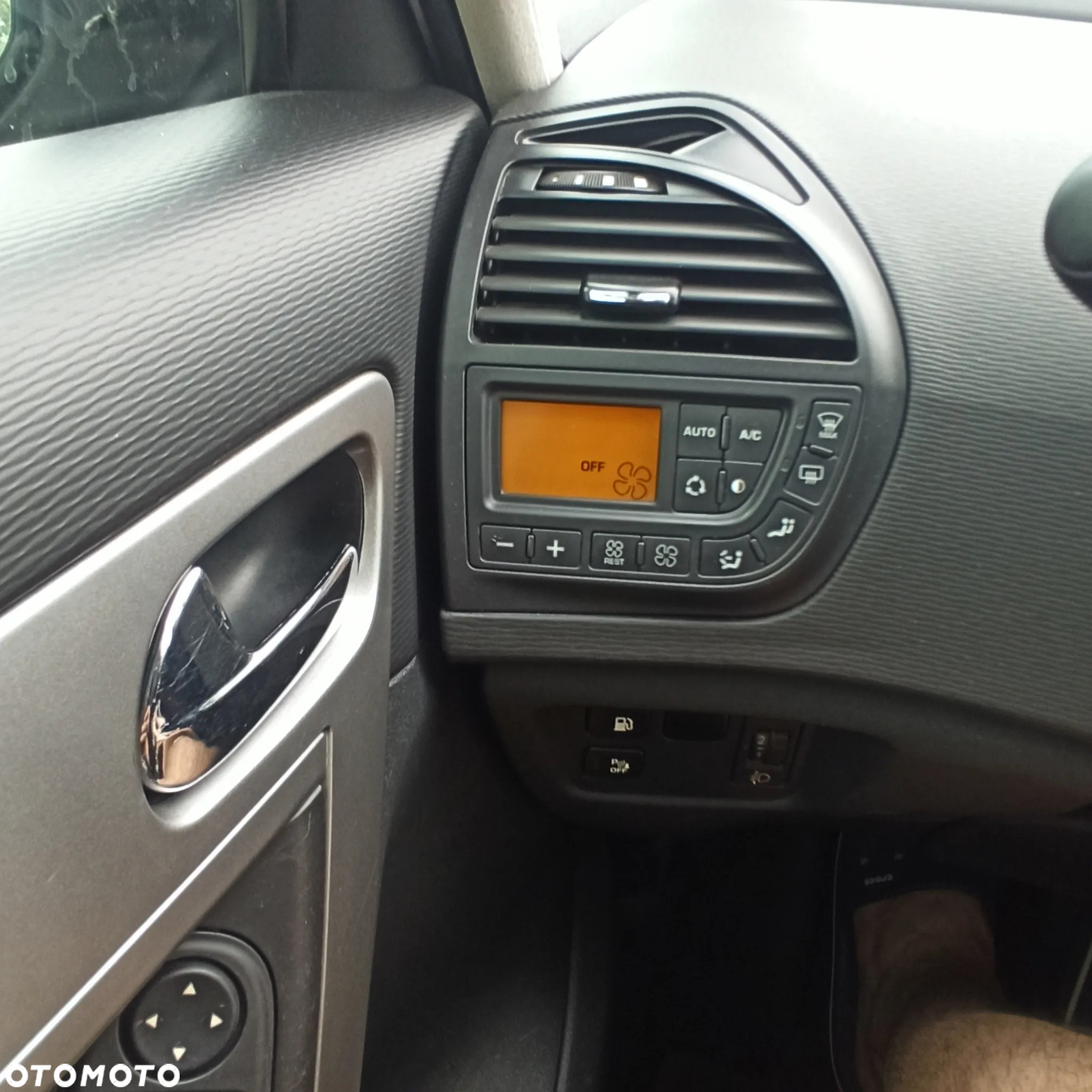Citroën C4 Grand Picasso 1.6 HDi FAP Style - 16
