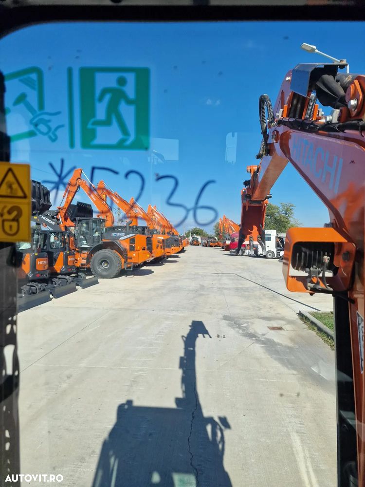 Hitachi ZX33U-6, Masa operationala 3,7t, 2023/10, 1.040h, CUPLA RAPIDA HIDRAULICA, cupa ingusta NOUA, cupa lata NOUA, capa taluz NOUA, inst picon, Aer cond, Antifurt, Lama nivelare, senile 80% ok, Ad sapare 3,5m, posibilitate leasing 4 ani-PROMOTIE 37.900EUR - 10
