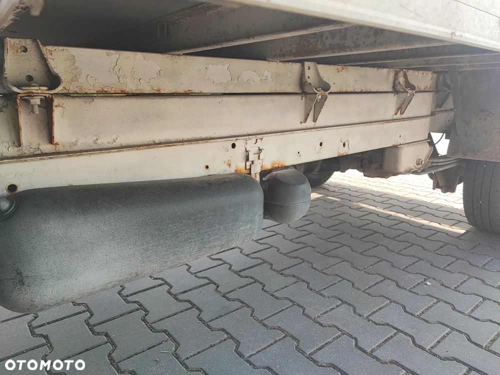 Mercedes-Benz Sprinter 413 - 13