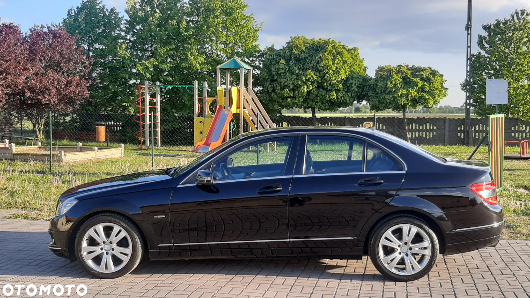 Mercedes-Benz Klasa C 180 CGI BlueEff Avantgarde - 5