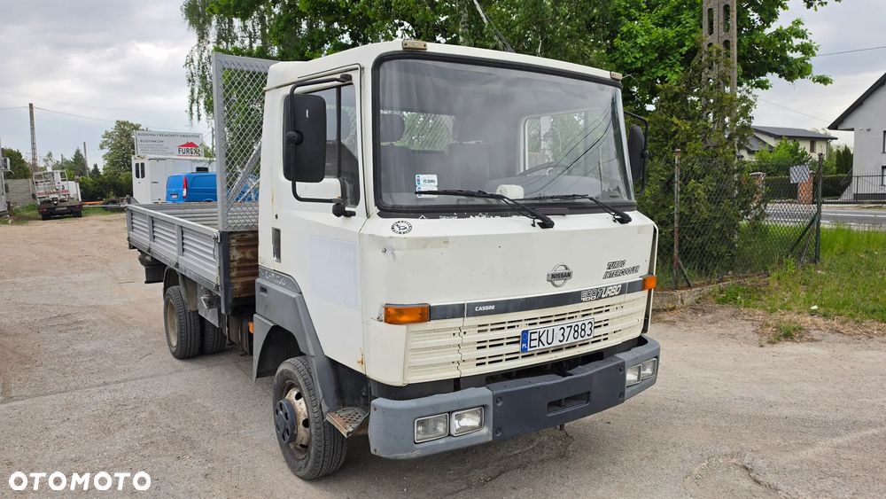 Nissan L35 - 2
