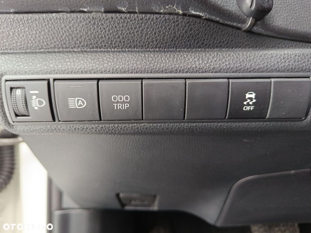 Toyota Corolla 1.8 Hybrid Comfort - 22