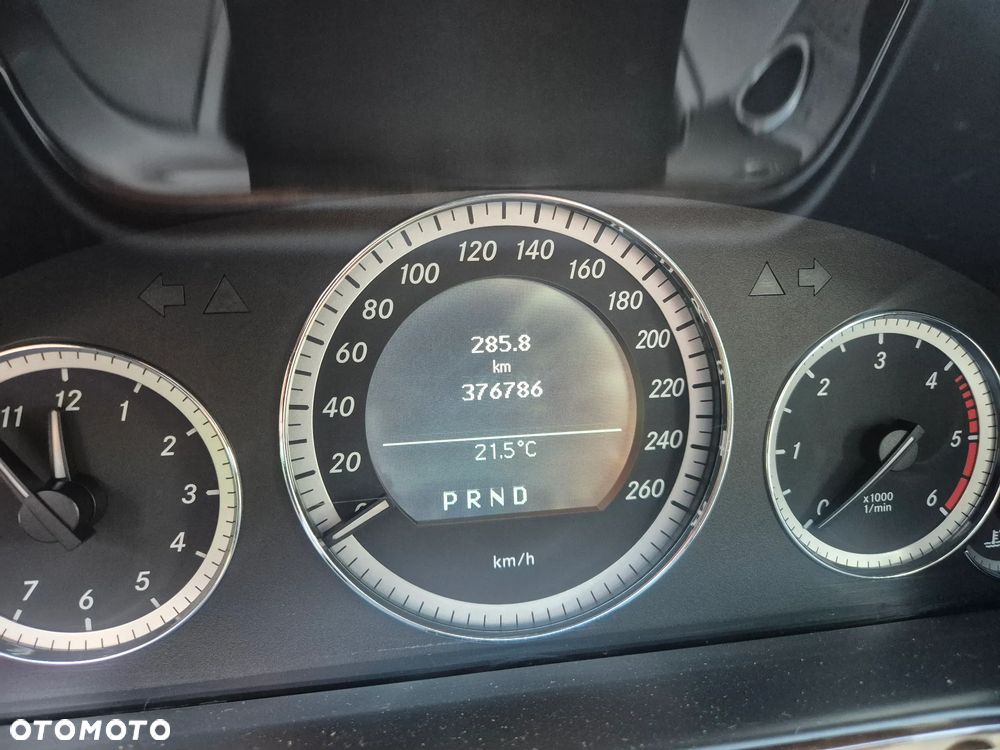 Mercedes-Benz Klasa E 200 CDI DPF BlueEFFICIENCY Automatik Avantgarde - 8