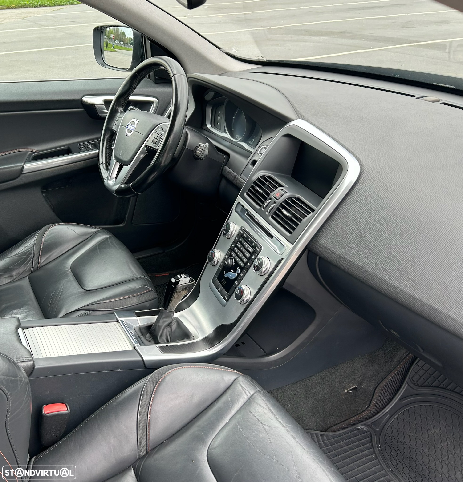 Volvo XC 60 2.0 D4 VOR - 14