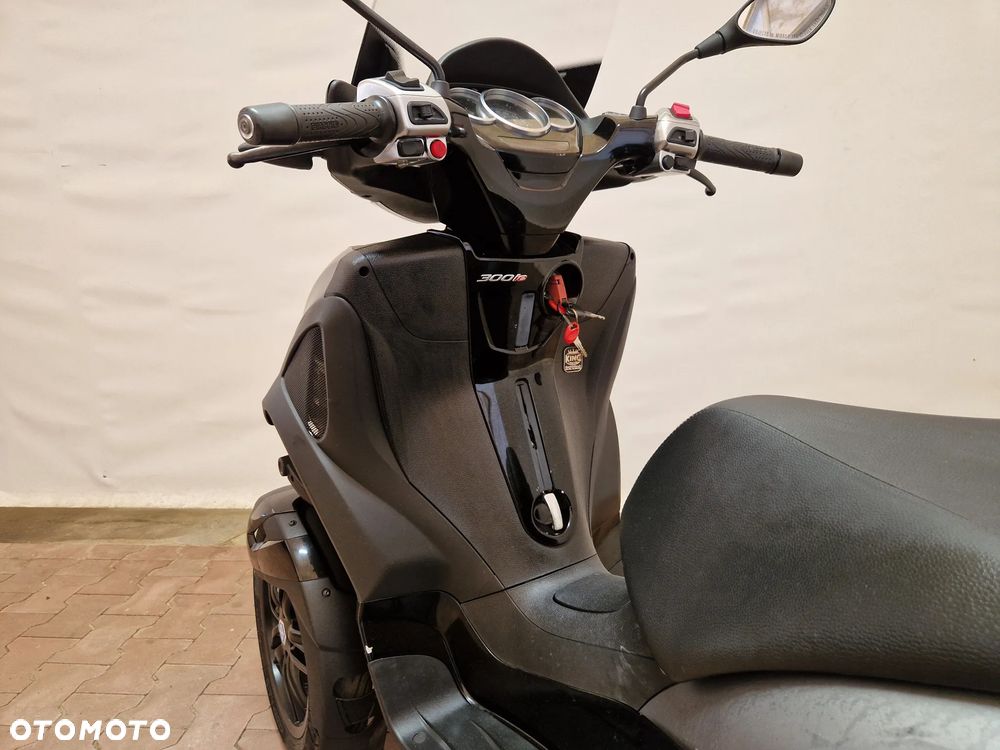 Piaggio MP-3 - 28