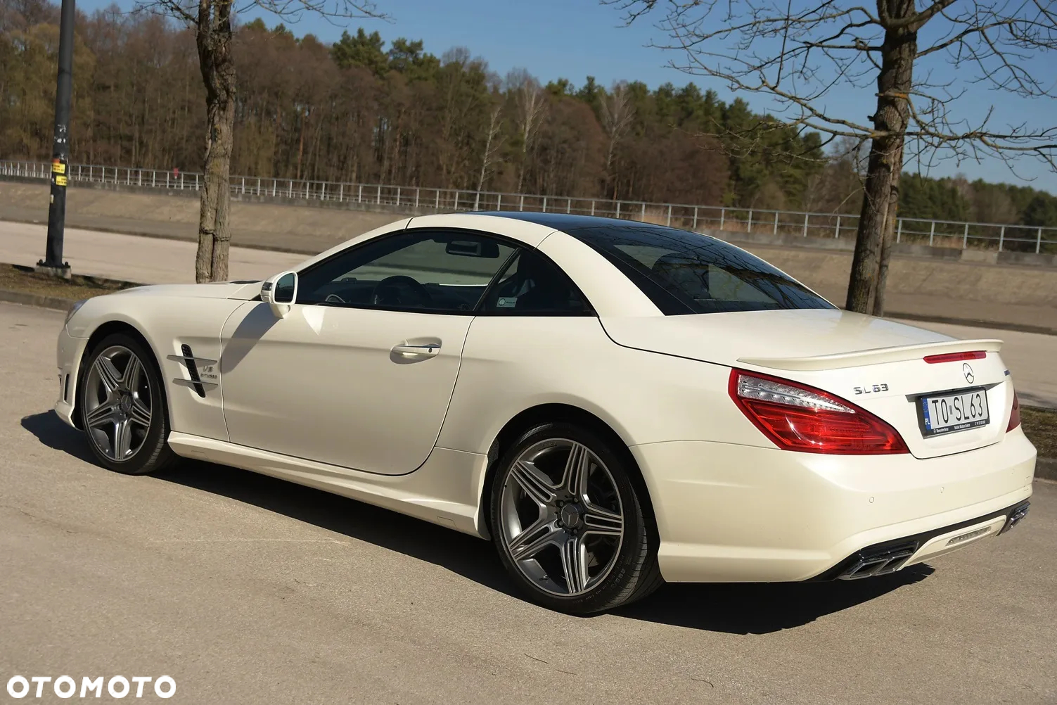 Mercedes-Benz SL 63 AMG - 9