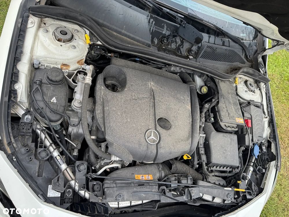 Mercedes-Benz CLA 220 CDI 7G-DCT AMG Line - 18
