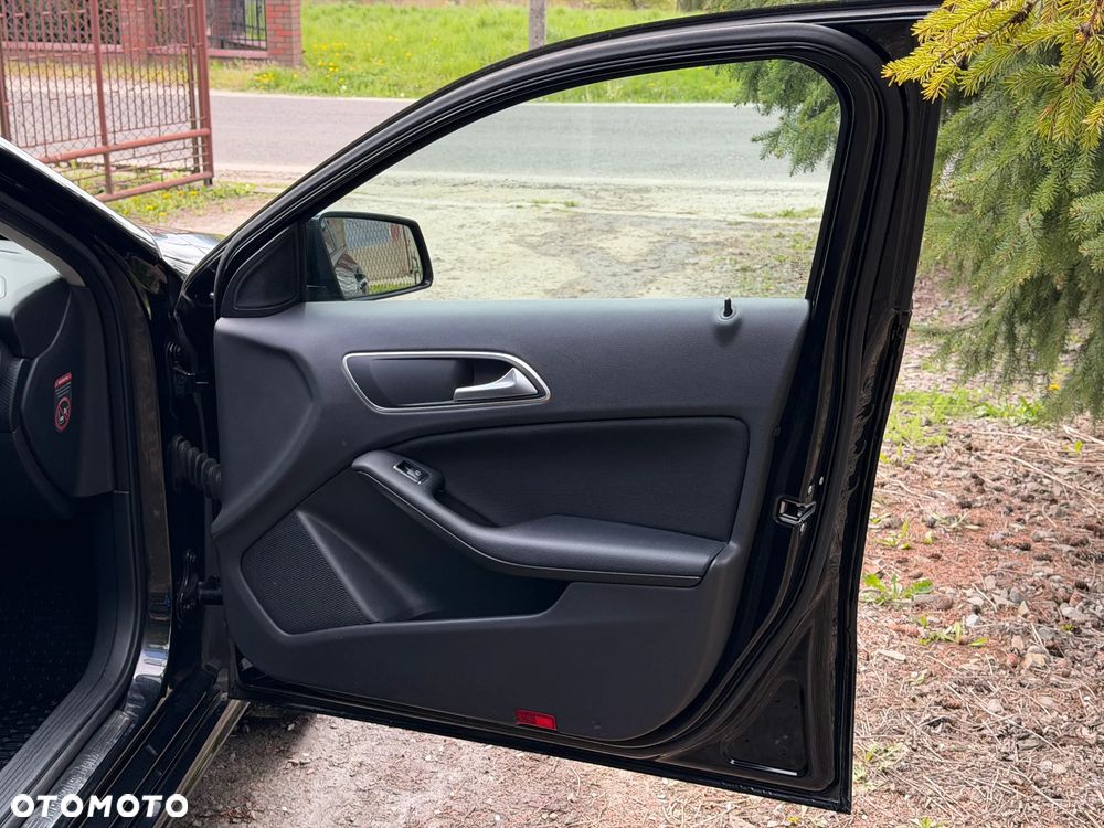 Mercedes-Benz Klasa A 180 d BlueEFFICIENCY Edition Style - 22