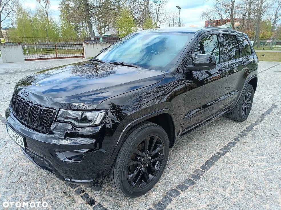 Jeep Grand Cherokee - 1