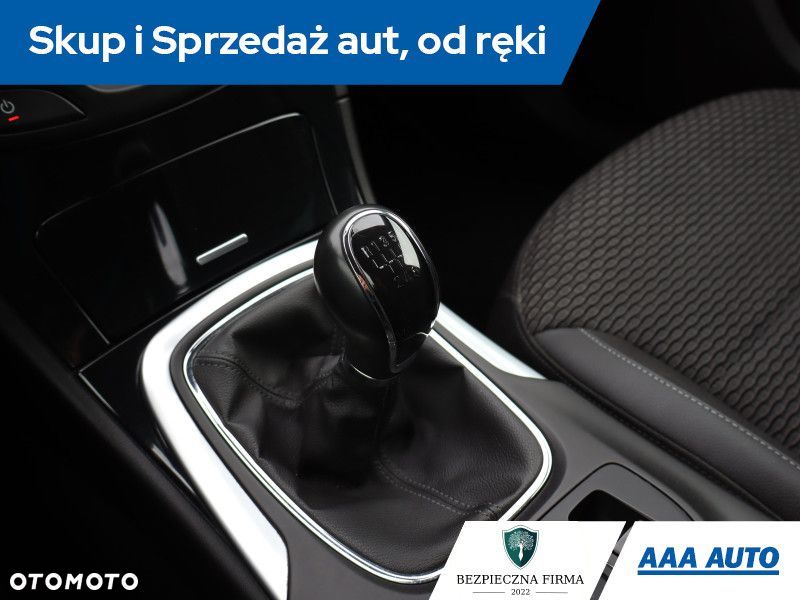 Opel Insignia - 14