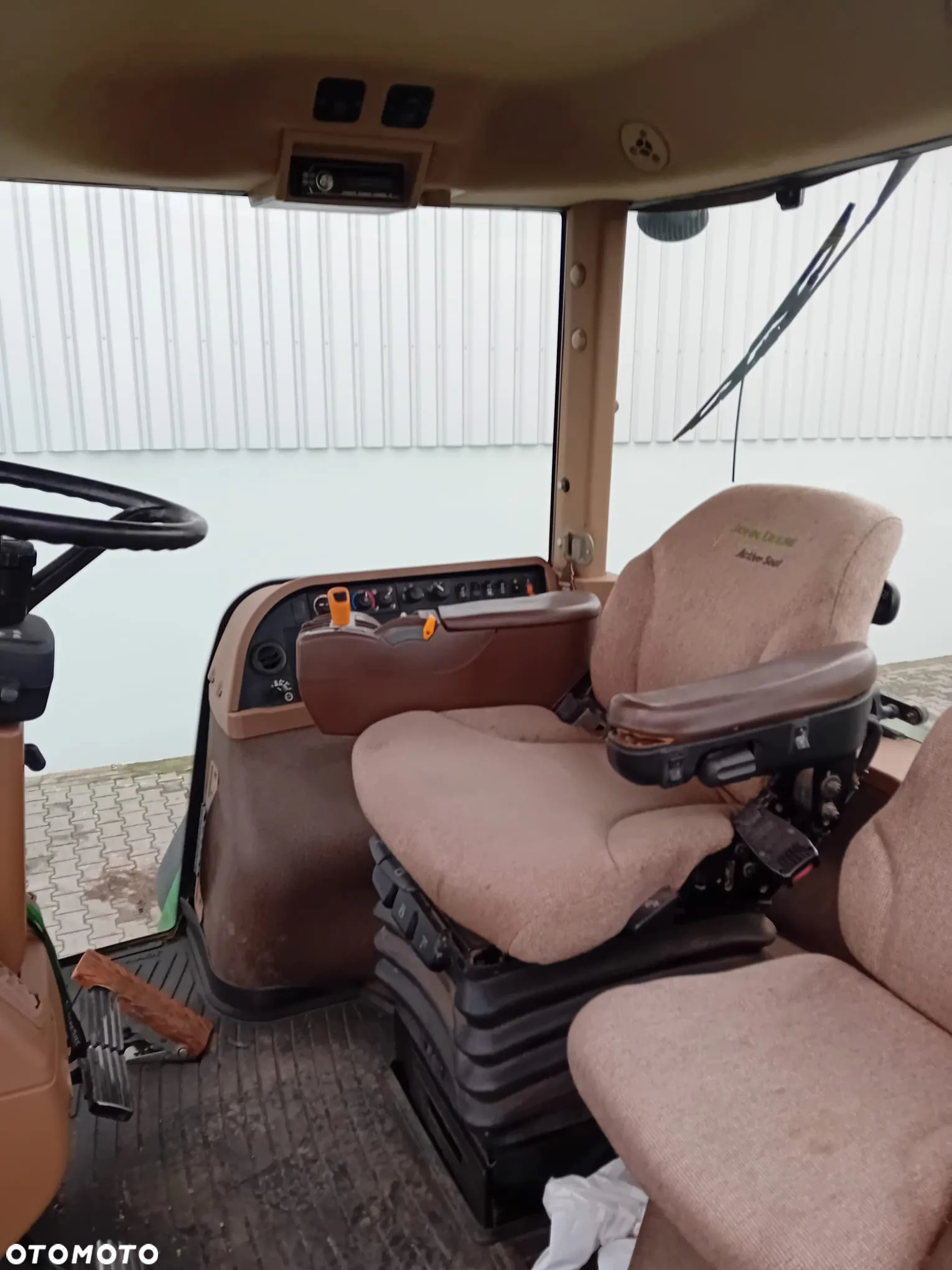 John Deere 8330 - 10