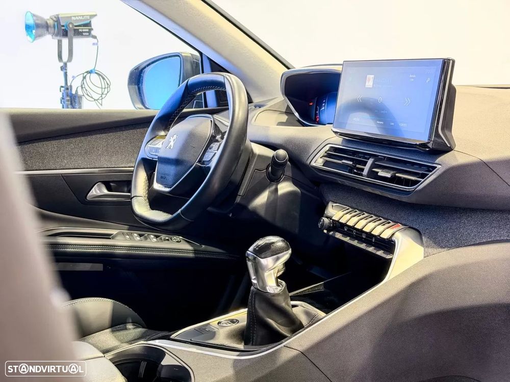 Peugeot 3008 2022 photo 4