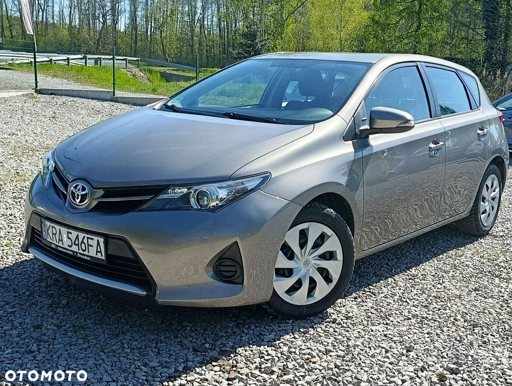 Toyota Auris - 1