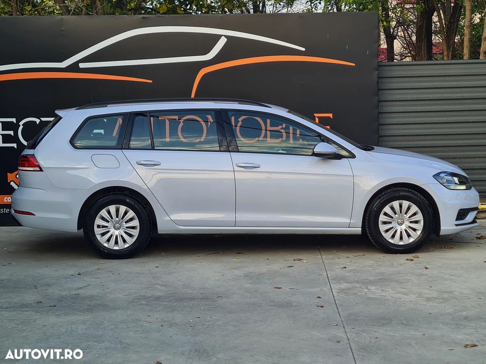 Volkswagen Golf - 8