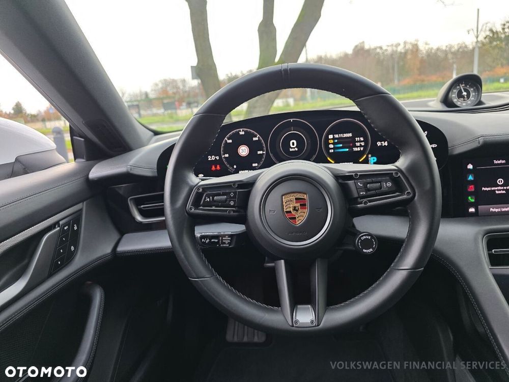 Porsche Taycan - 9