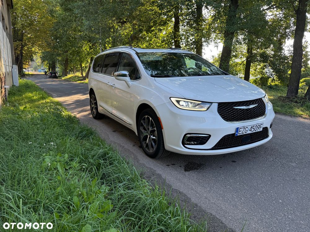 Chrysler Pacifica - 2