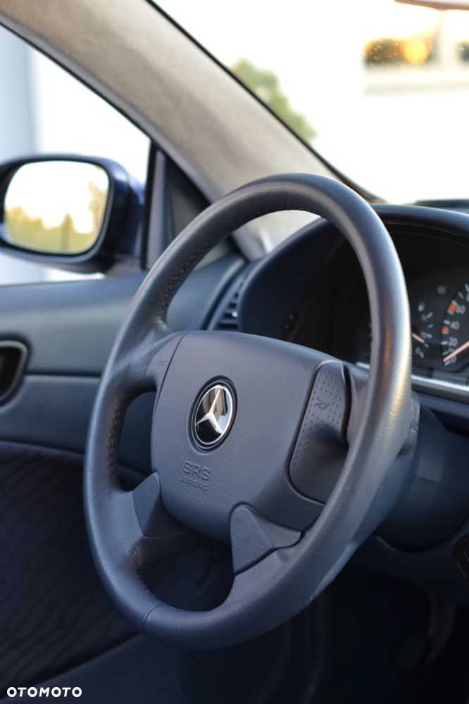 Mercedes-Benz CLK - 27