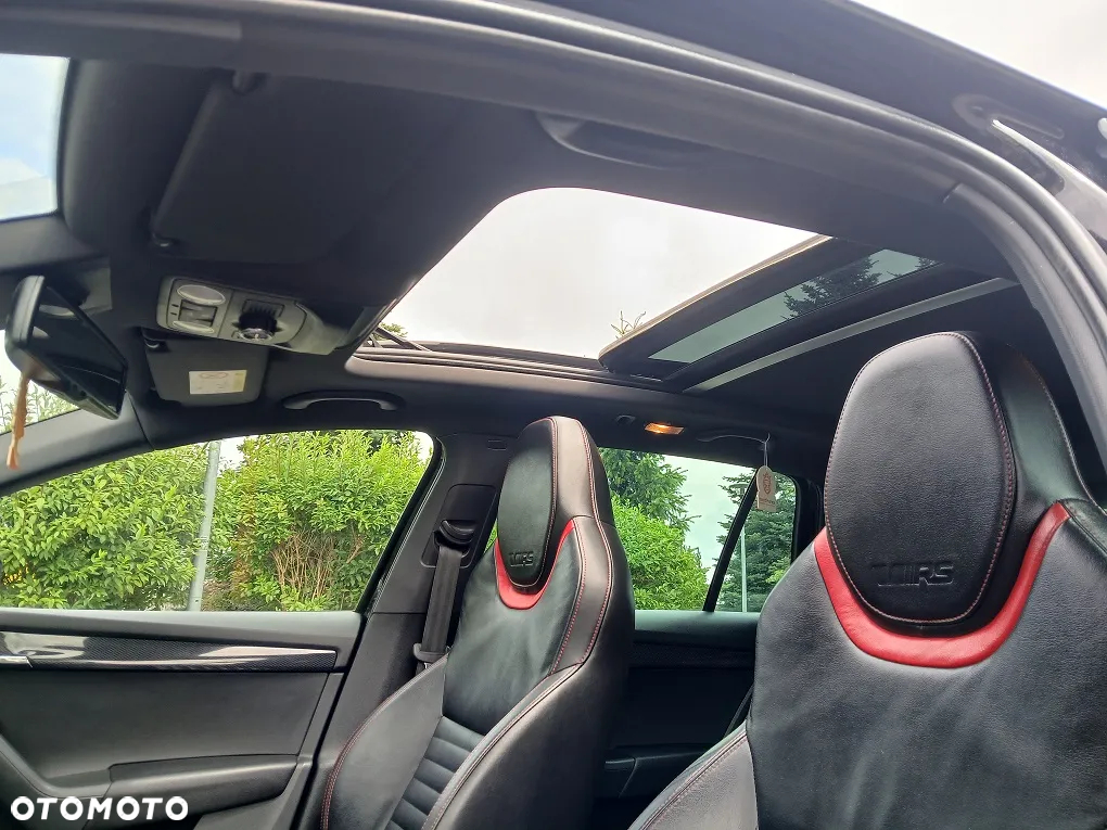 Skoda Octavia Combi 2.0 TDI DSG RS - 18