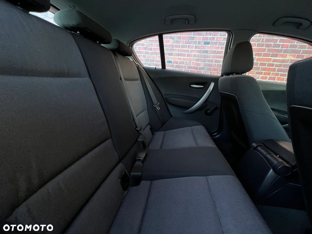 BMW Seria 1 118d - 19