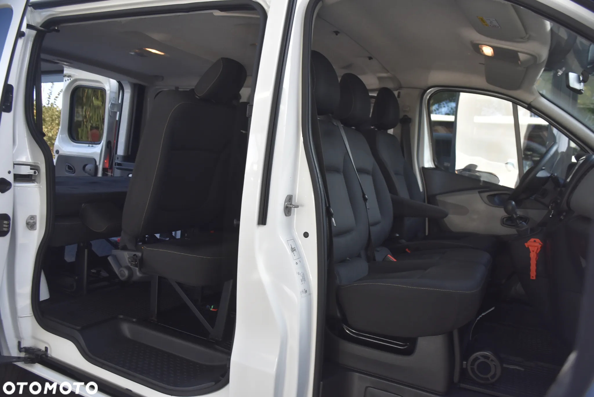 Renault Trafic - 25