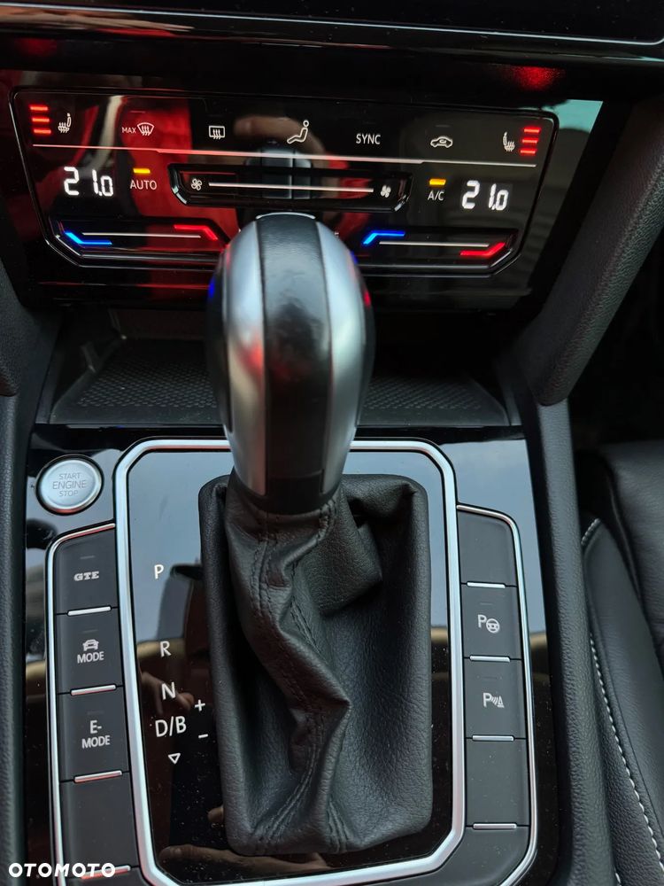 Volkswagen Passat - 15