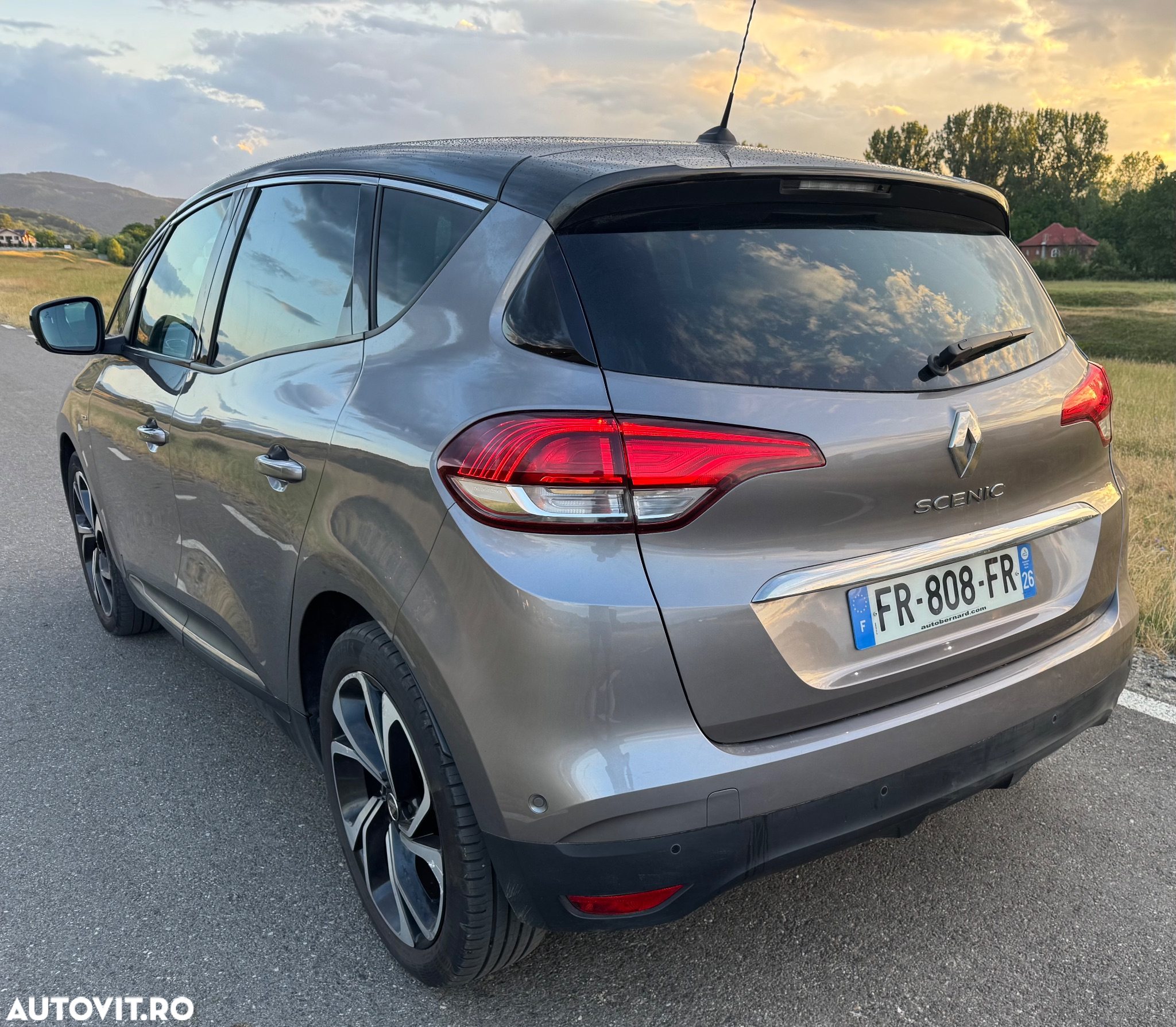 Renault Scenic BLUE dCi 150 EDC BOSE EDITION - 11