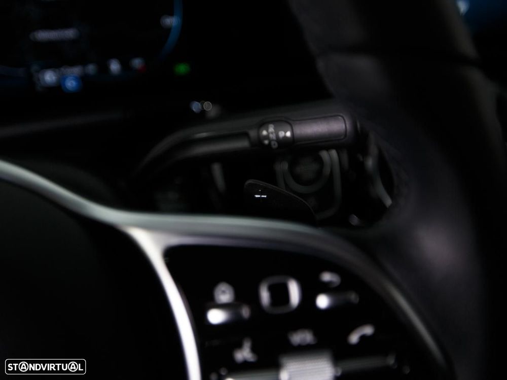 Mercedes-Benz GLA 180 7G-DCT Progressive - 17