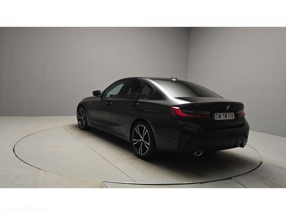 BMW Seria 3 320d xDrive M Sport - 4