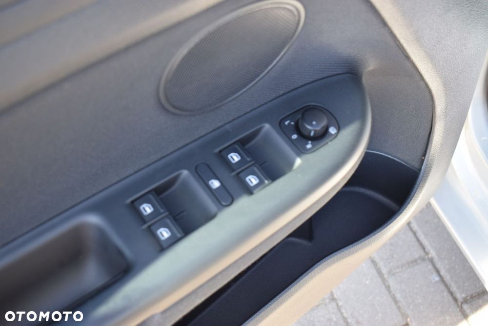 Volkswagen Golf Plus - 16