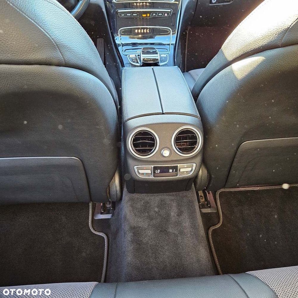Mercedes-Benz Klasa C 220 d 4Matic 9G-TRONIC AMG Line - 12