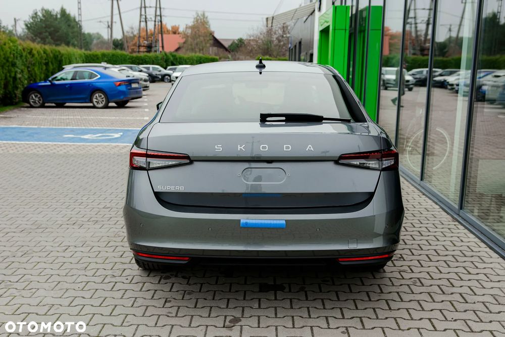 Skoda Superb 2.0 TDI SCR Selection DSG - 4