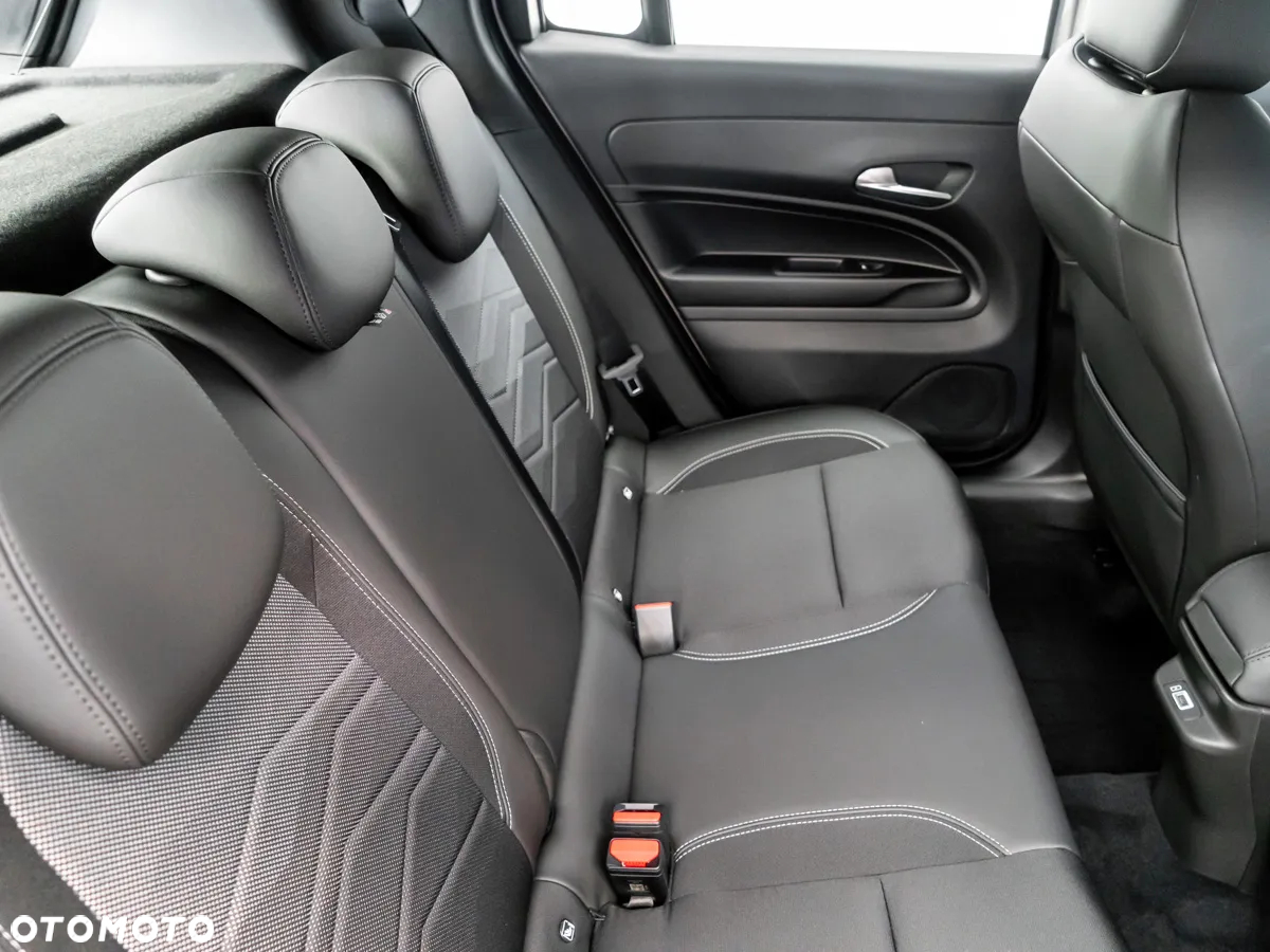 Jeep Avenger 1.2 T3 mHEV Altitude FWD eDCT6 - 17