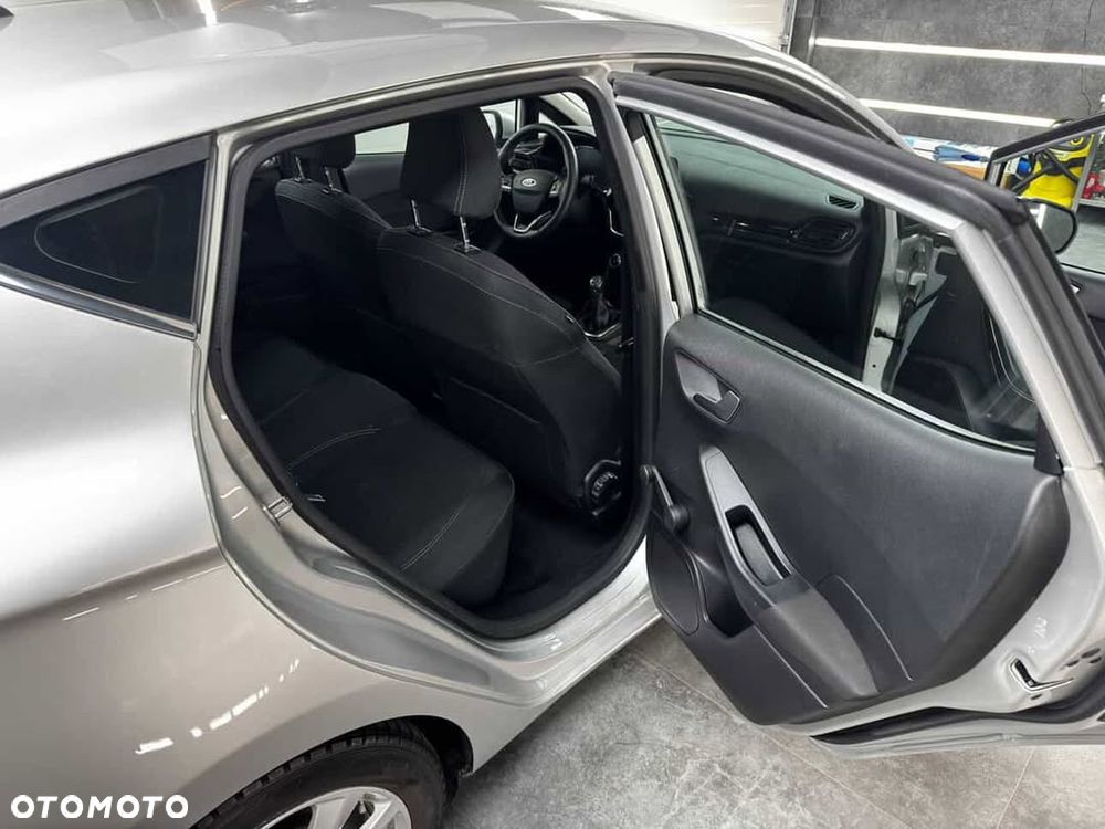 Ford Fiesta 1.1 Titanium - 27