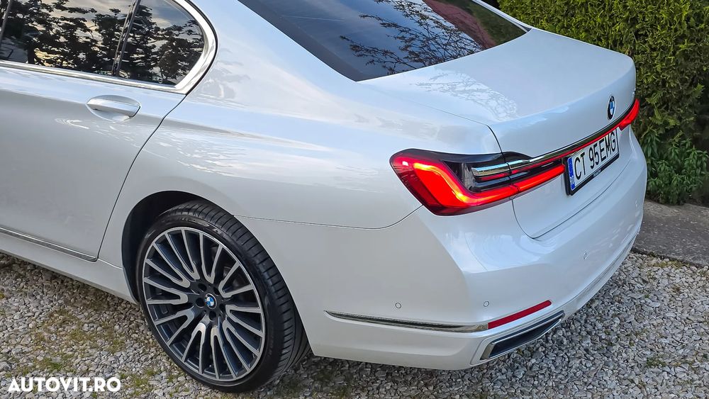 BMW Seria 7 745e - 17