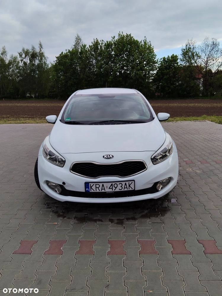 Kia Ceed 1.6 GDI Dream Team Edition - 2