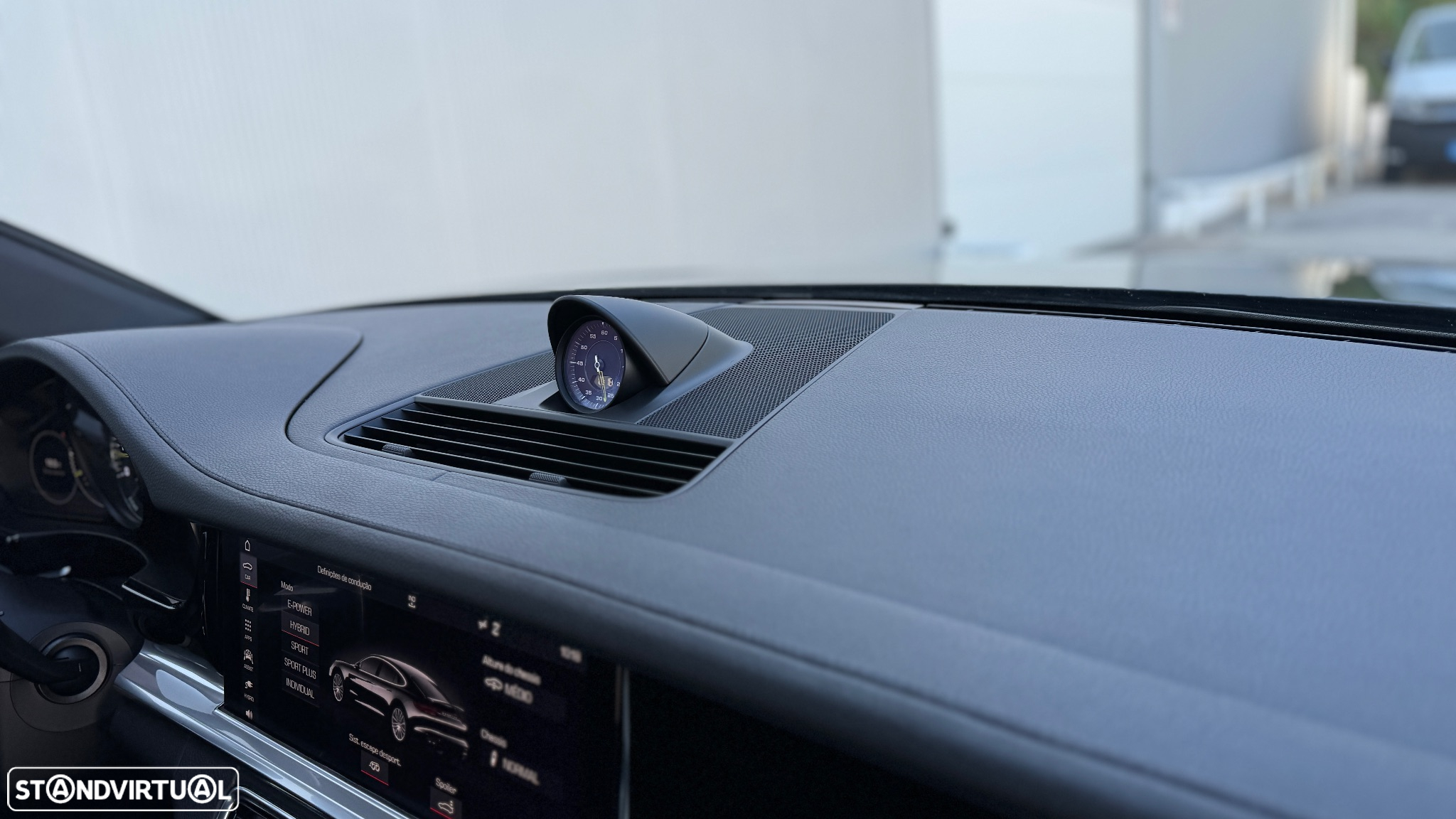 Porsche Panamera 4 E-Hybrid - 32