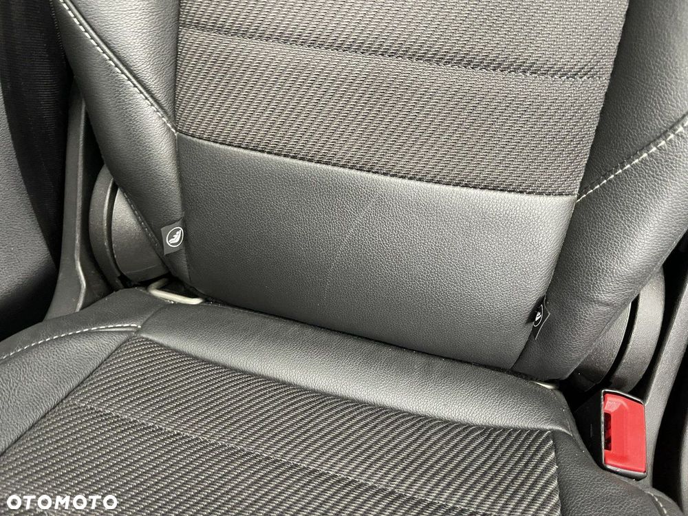 Ford Kuga - 37