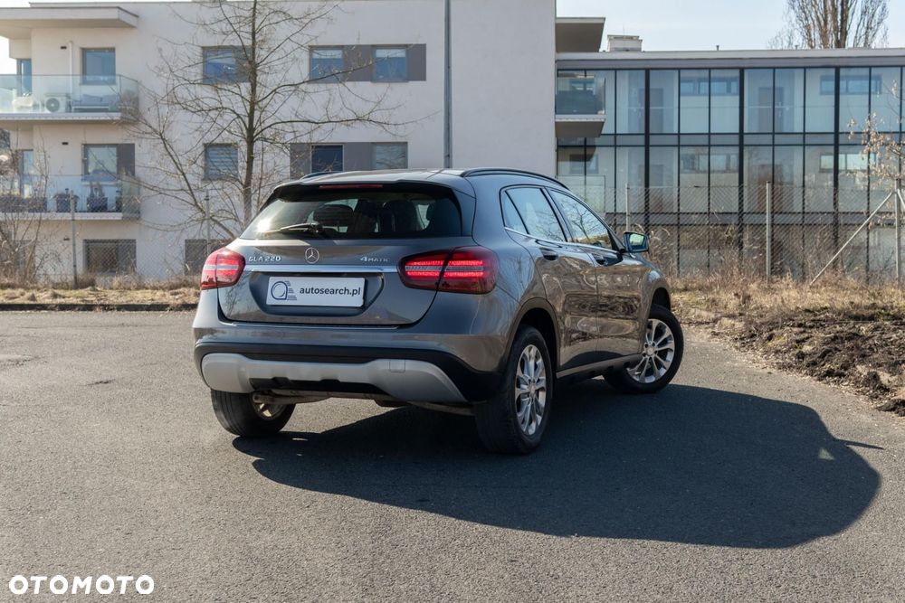 Mercedes-Benz GLA 220 4-Matic - 5
