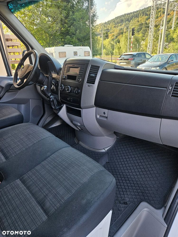 Mercedes-Benz Sprinter 319 - 15