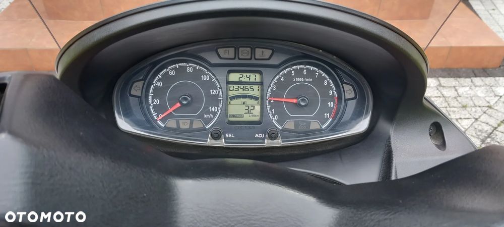 Suzuki Burgman - 5