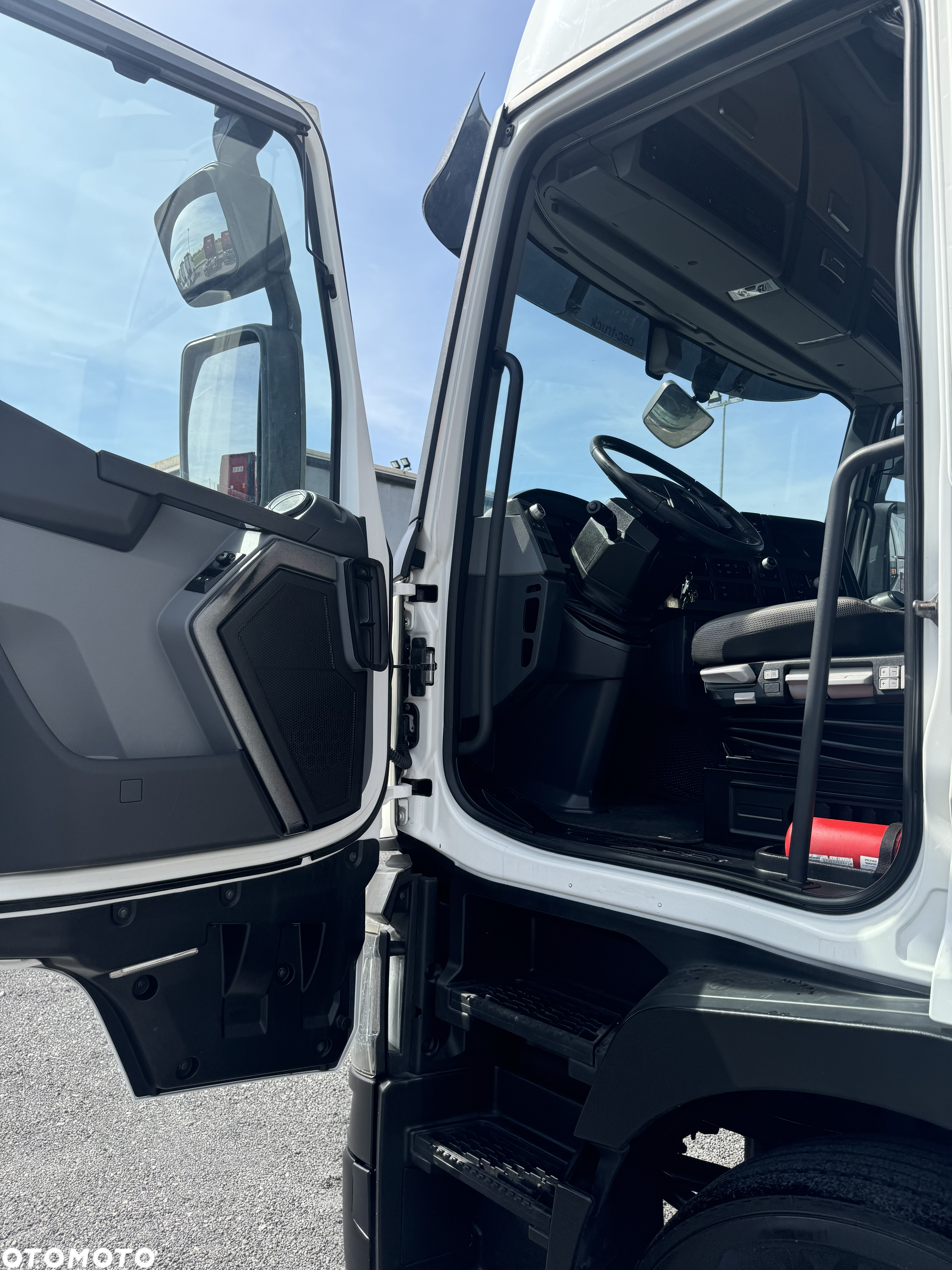 Renault T480 / Automat / Euro 6 / 2 Zbiorniki / Retarder / Lodówka / Stan Bdb / z Francji - 17