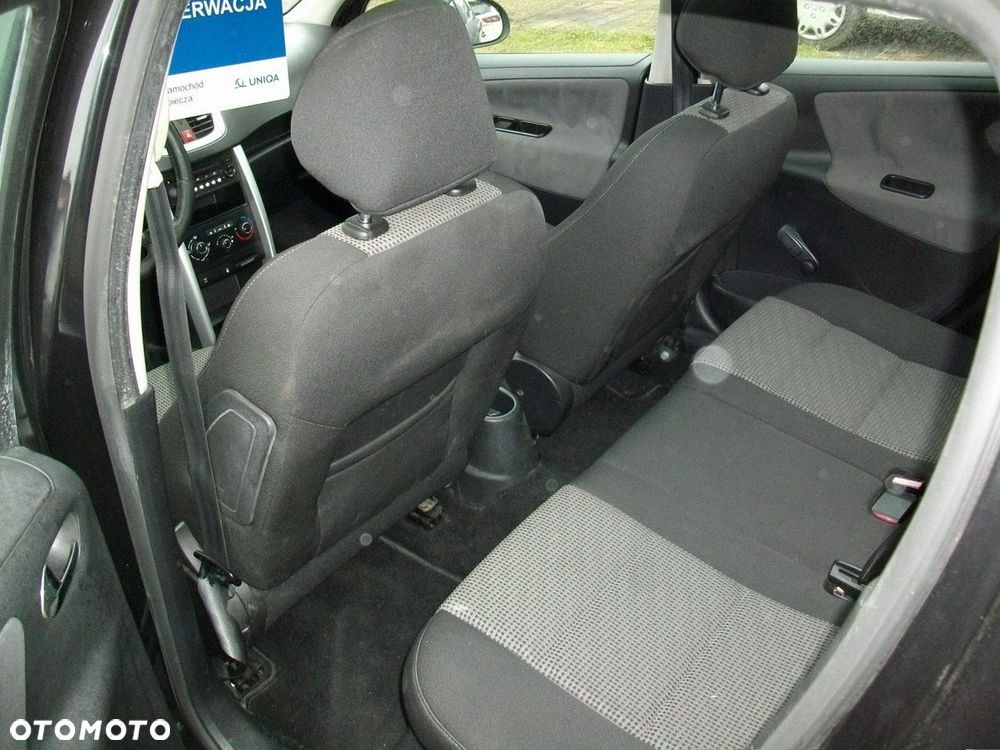 Peugeot 207 - 8
