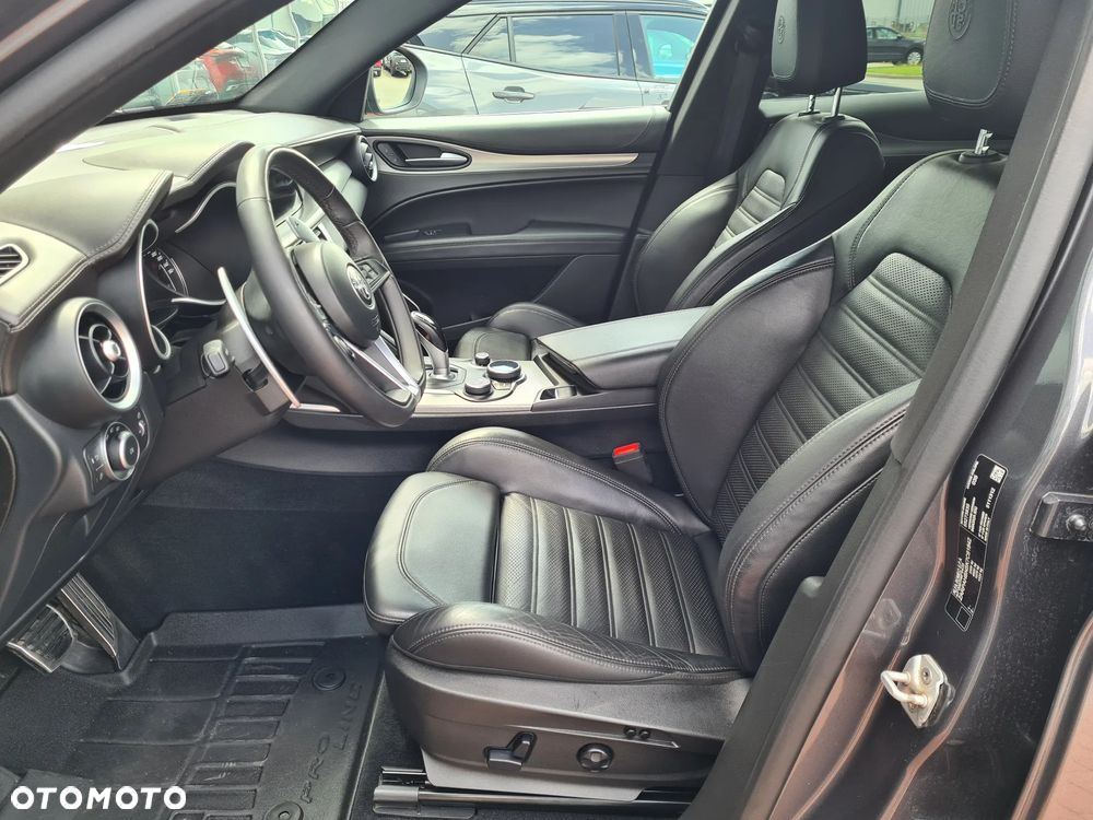 Alfa Romeo Stelvio 2.0 Turbo B-Tech Edition Q4 - 11