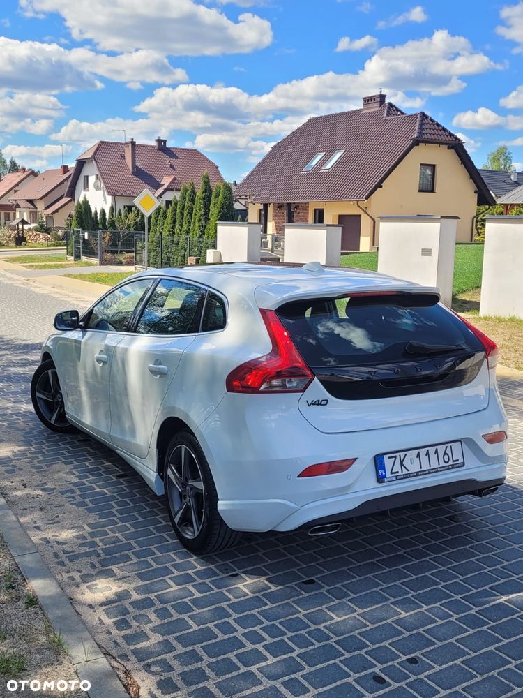 Volvo V40 D3 R Design - 3
