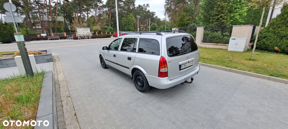 Opel Astra 1.6 - 9