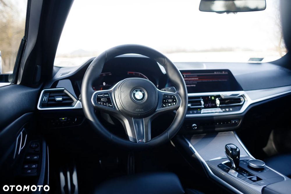 BMW Seria 3 318d M Sport Shadow - 21