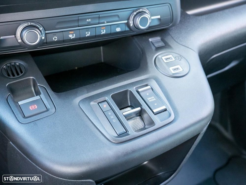 Opel Combo 54kWh Tam M 136cv - 29
